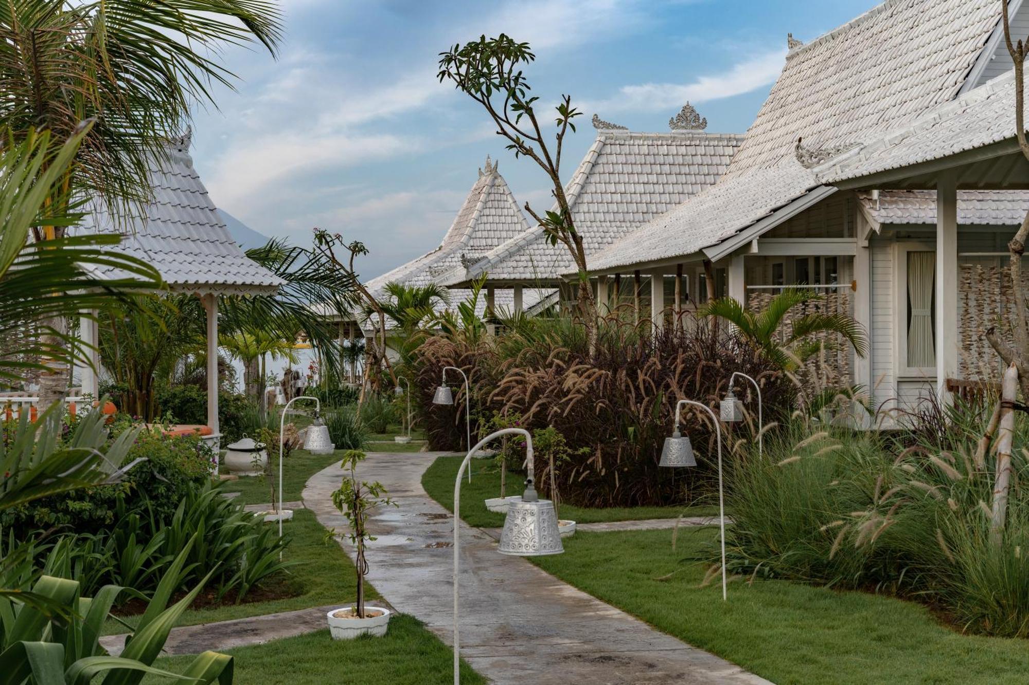נוסה-למבונגן Paus Putih Hotel מראה חיצוני תמונה